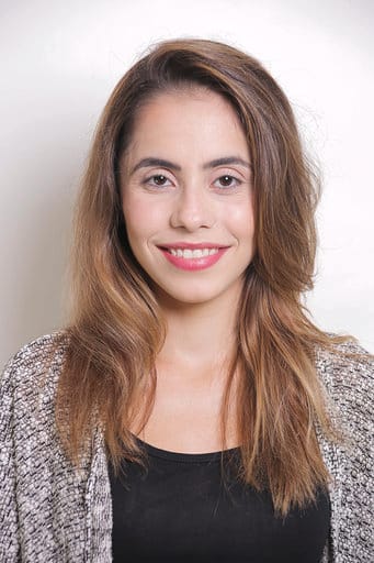 Atriz formada no curso de tetro, bacharel e licenciatura pela Universidade Anhembi Morumbi. Bailarina cursando aulas de ballet clássico na Academia Cristina Moreno. Atualmente trabalha na empresa Núcleo Educatho como atriz das peças realizadas pela própria empresa e como professora nos colégios Objetivo e Nilton Travesso e atua como professora assistente no colégio Oshiman.